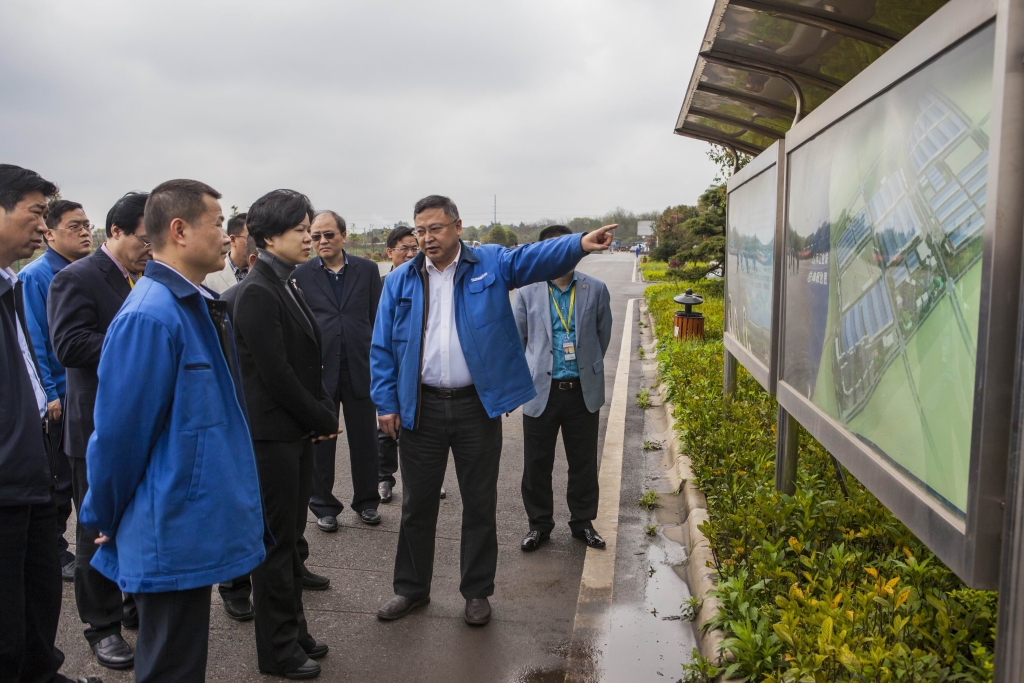 長沙市委常委、副市長張迎春一行蒞臨山河智能考察調(diào)研