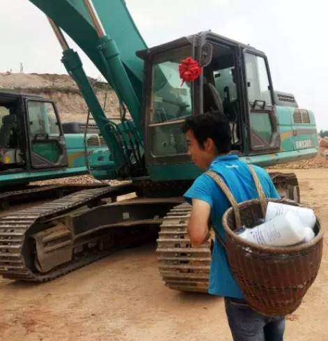 他們，用小小背簍背出山河大情懷