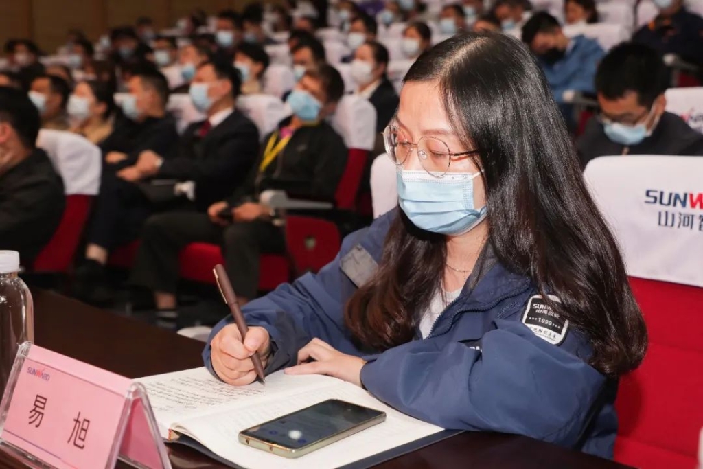 惟創(chuàng)新者勝——學習貫徹習近平總書記考察湖南重要講話精神省委宣講團長沙分團宣講報告會在山河智能開講